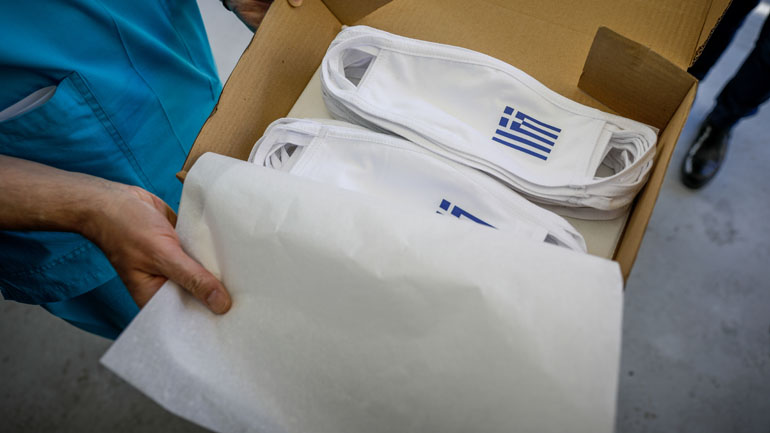 Ο δήμος Αγίας Βαρβάρας πρόσφερε μάσκες στο Γενικό Νοσοκομείο Δυτ. Αττικής